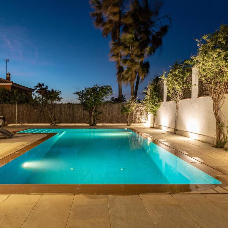 Villa Monaco, beachfront, private swimming pool 30m from the beach - Villa - 56