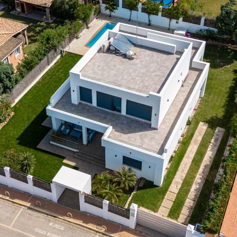 Villa Monaco, beachfront, private swimming pool 30m from the beach - Villa - 55