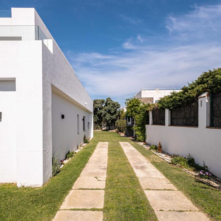 Villa Monaco, beachfront, private swimming pool 30m from the beach - Villa - 62