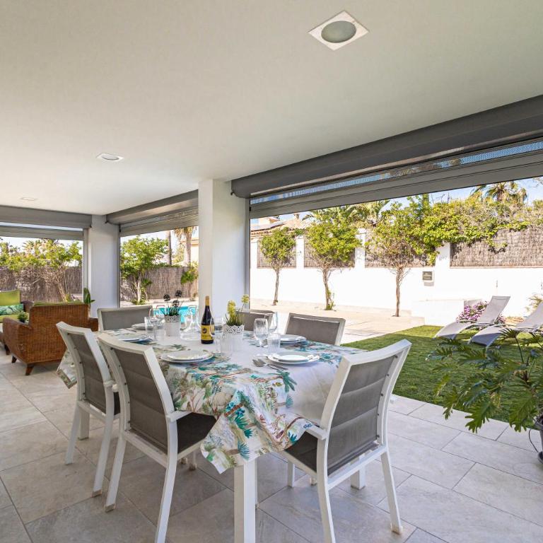 Villa Monaco, beachfront, private swimming pool 30m from the beach - Villa - 60