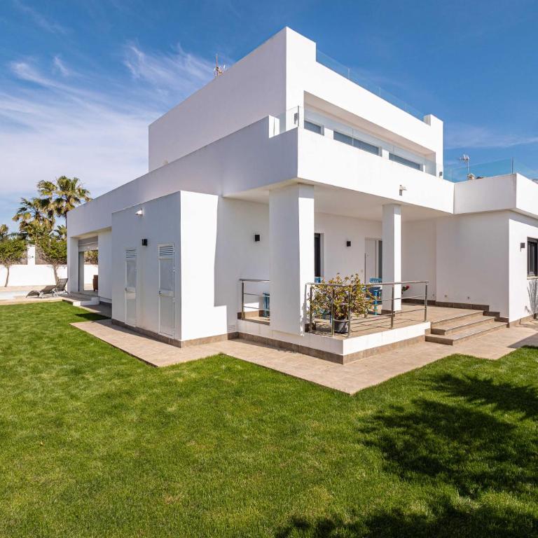 Villa Monaco, beachfront, private swimming pool 30m from the beach - Villa - 64