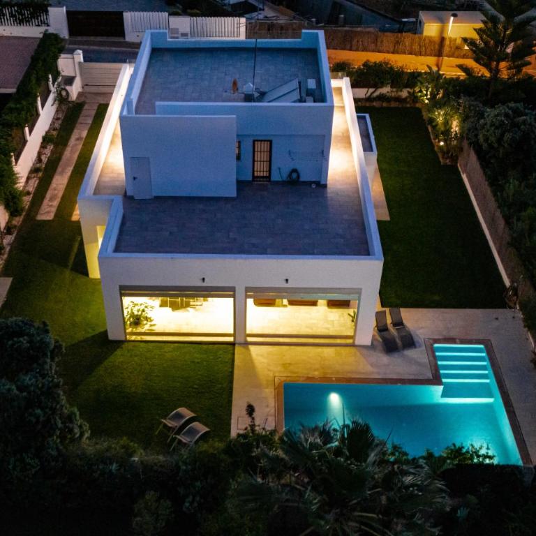 Villa Monaco, beachfront, private swimming pool 30m from the beach - Villa - 67