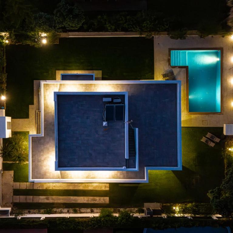 Villa Monaco, beachfront, private swimming pool 30m from the beach - Villa - 66