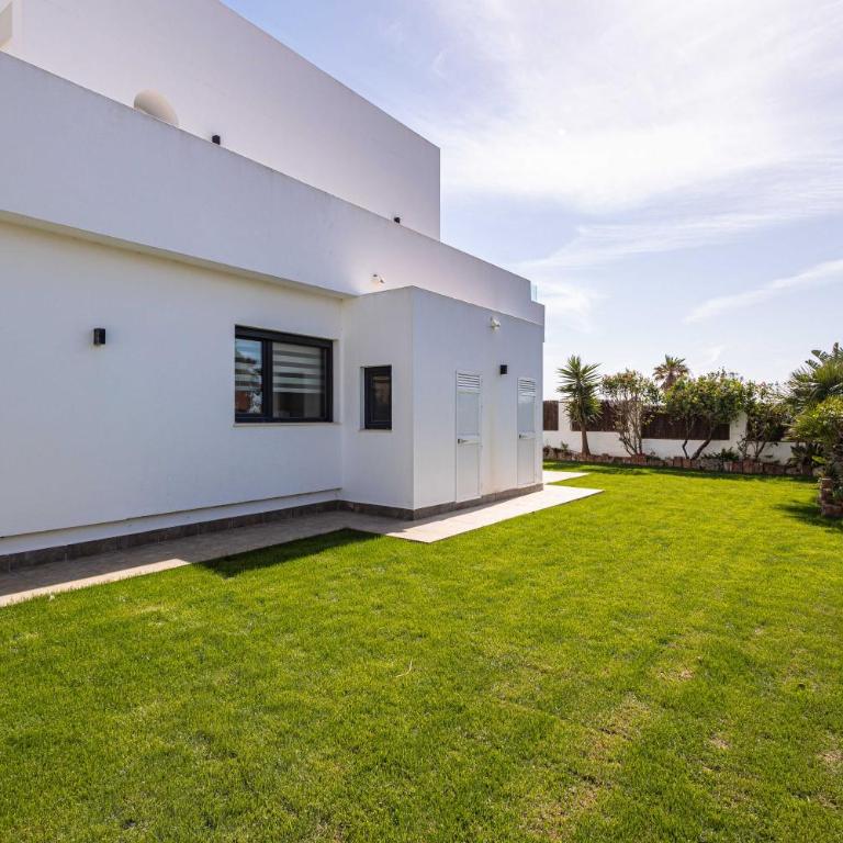 Villa Monaco, beachfront, private swimming pool 30m from the beach - Villa - 73