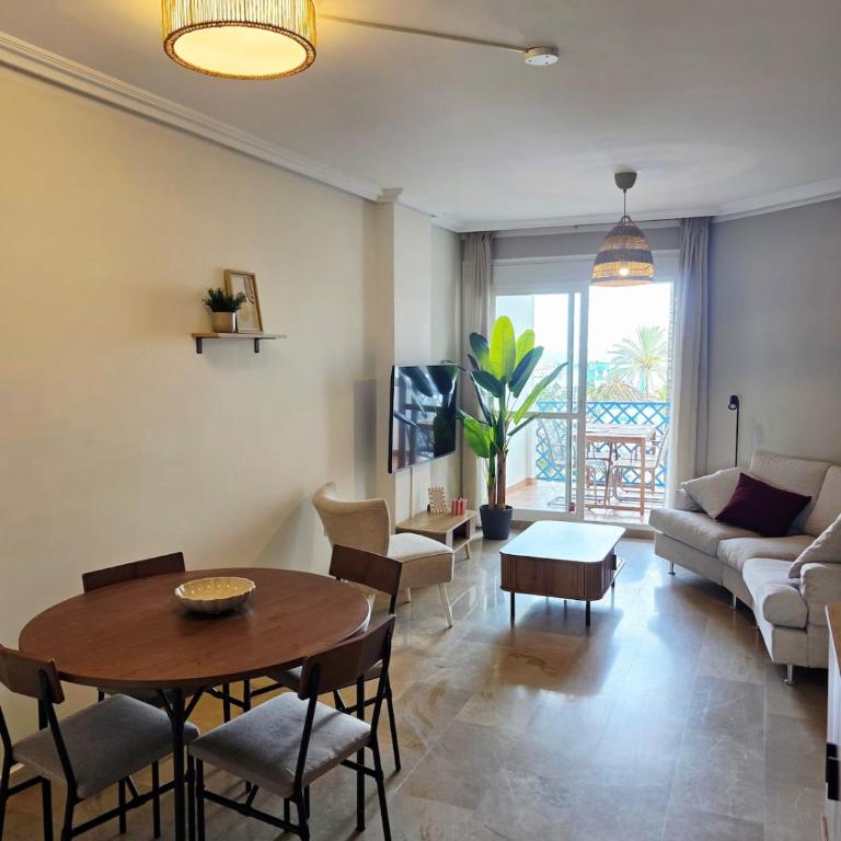 Elegant Apartment next to Beach & Marina Estepona - Apartamento de 1 dormitorio - 2