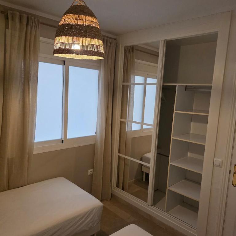 Elegant Apartment next to Beach & Marina Estepona - Apartamento de 1 dormitorio - 9