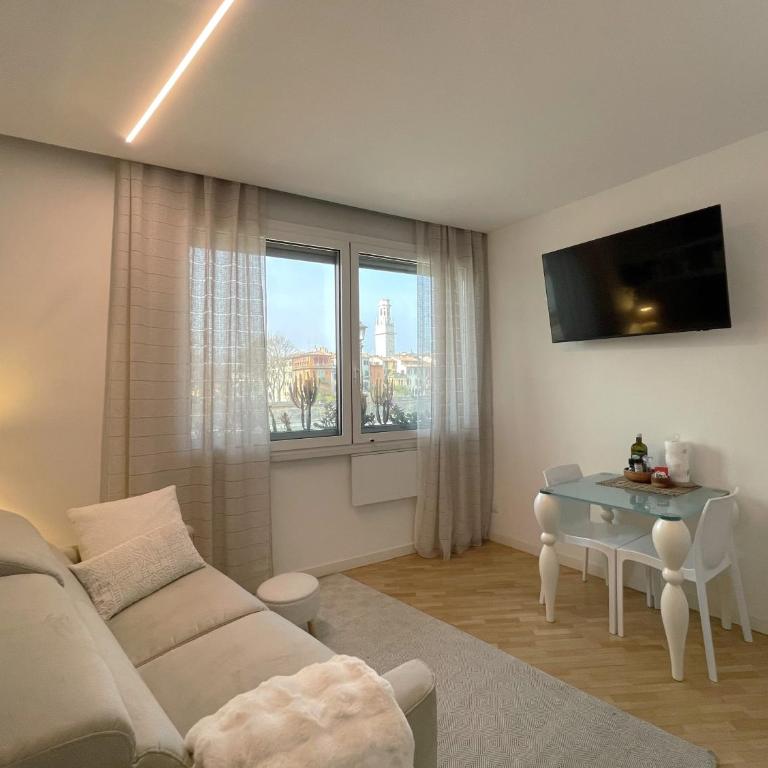 Stromboli Loft Verona - Studio - 5