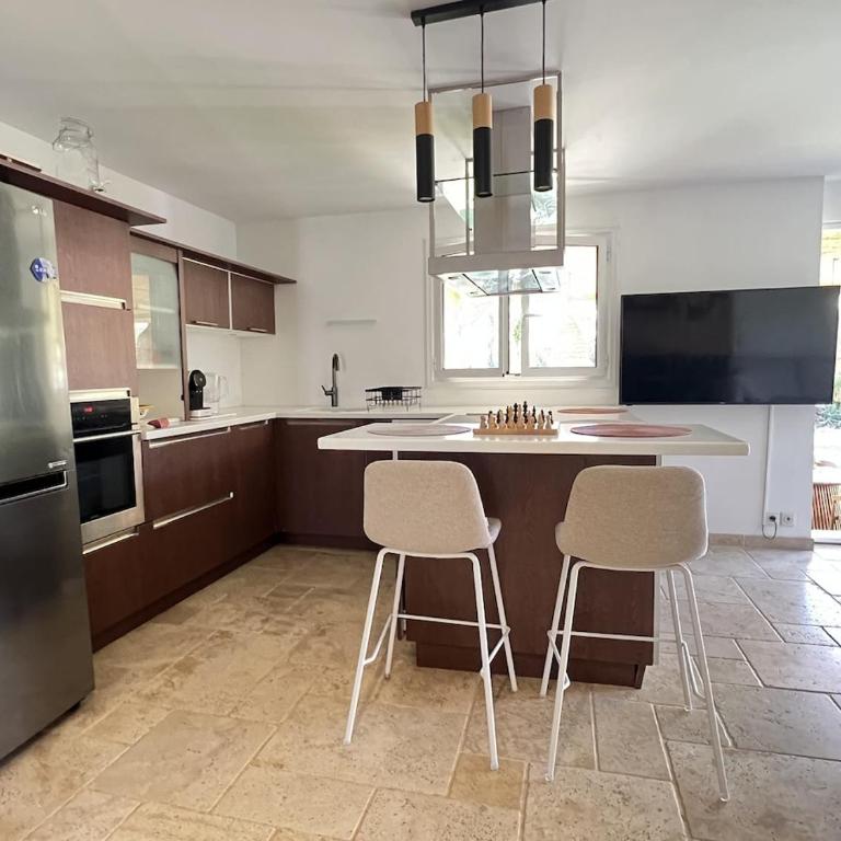 Piscine et jardin 600m2 au cœur de Hyères - Villa mit 3 Schlafzimmern - 6