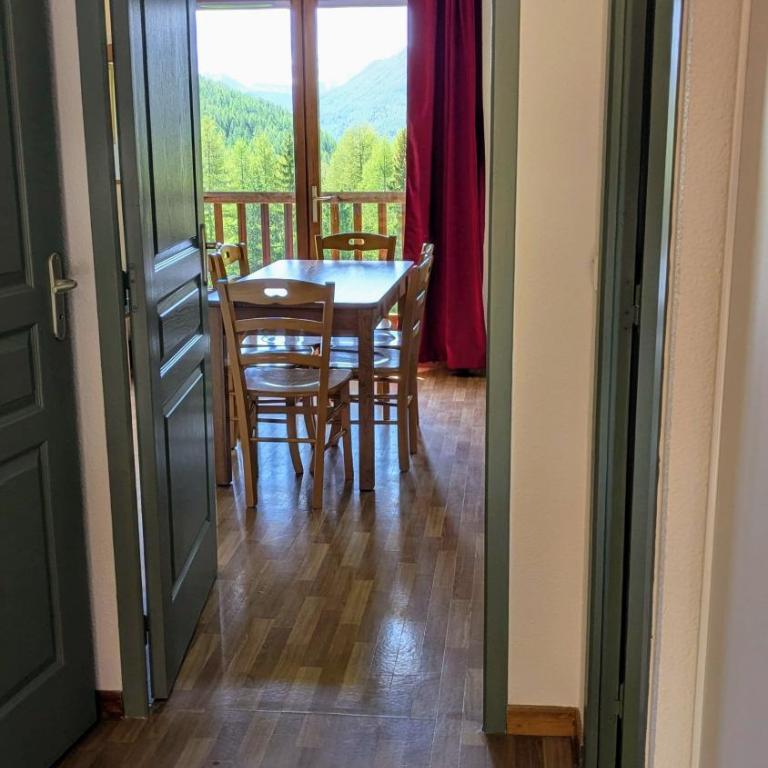 Appartement 3 pieces 6 personnes, 2 chambres, wifi fibre gratuit, piscine l'été et au pied des pistes l'hiver - Appartement 2 Chambres avec Vue sur la Montagne - 22