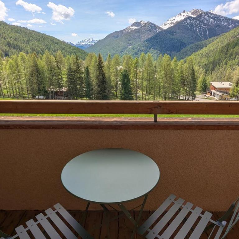 Appartement 3 pieces 6 personnes, 2 chambres, wifi fibre gratuit, piscine l'été et au pied des pistes l'hiver - Appartement 2 Chambres avec Vue sur la Montagne - 1