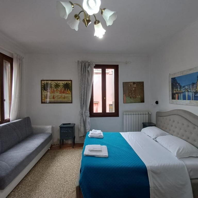 Venice Guest House - Camera Familiare con Bagno Privato - 10