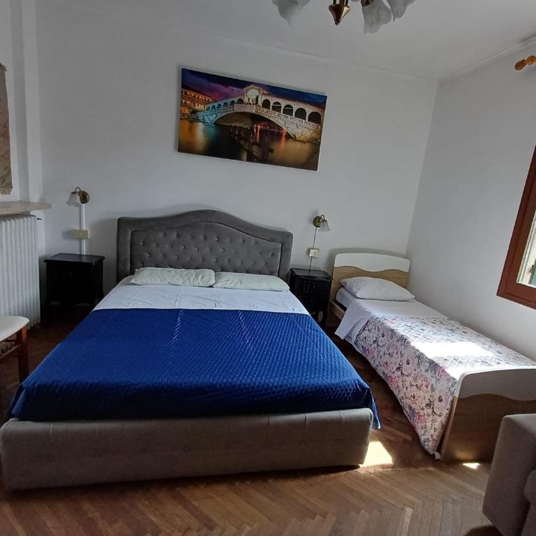Venice Guest House - Camera Tripla con Bagno Privato - 4