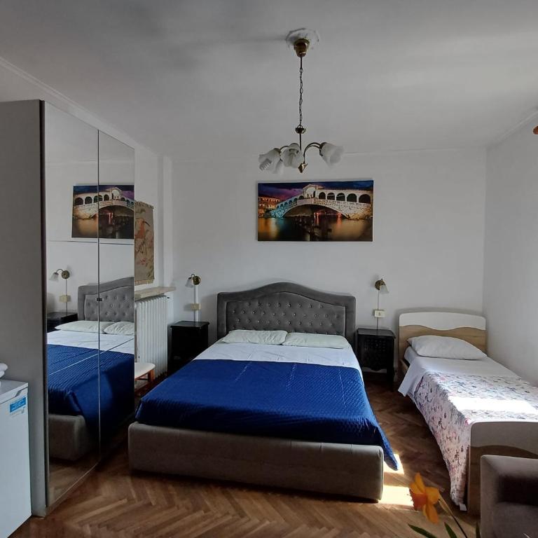 Venice Guest House - Camera Tripla con Bagno Privato - 9