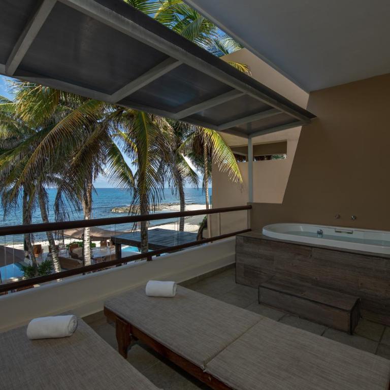 Hotel Playa La Media Luna - King Suite with Hot Tub and Terrace Ocean View - 8