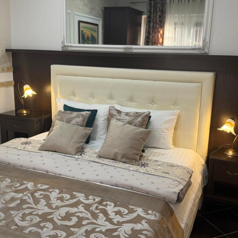 Grand Apartments Scepanovic - One-Bedroom Apartment with Terrace and Garden View - 1