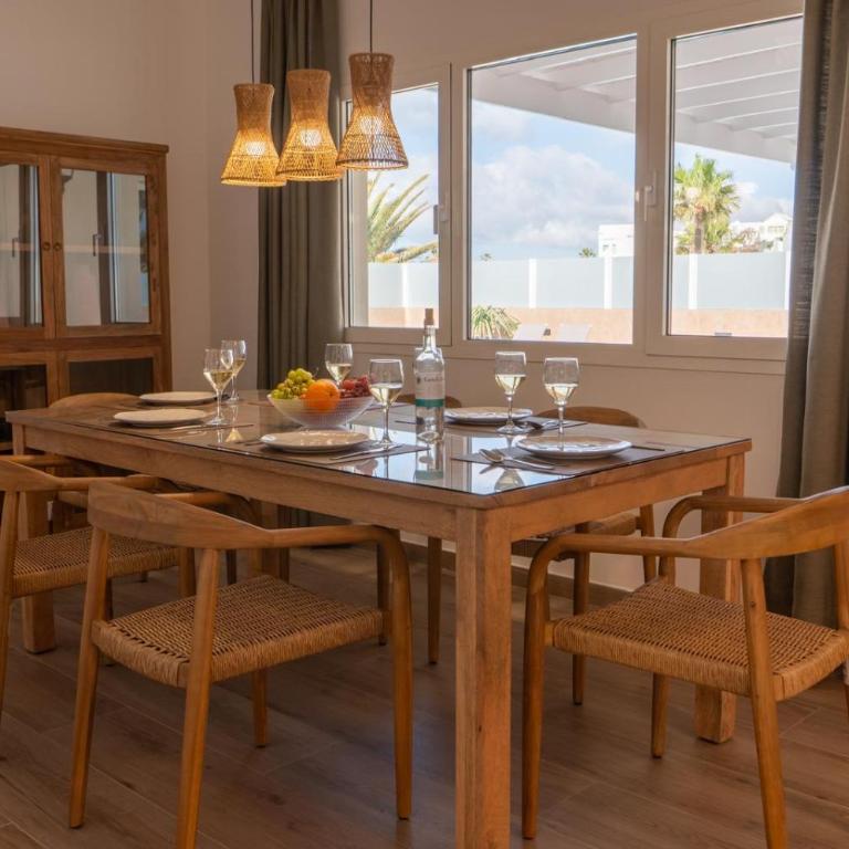 Villa Mamelo - Three-Bedroom House - 4