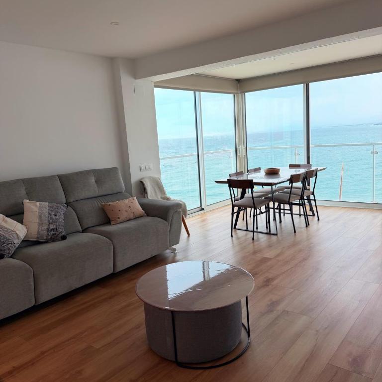 SeaLine Salou - Apartamento con 3 dormitorios - Frente al océano - 4