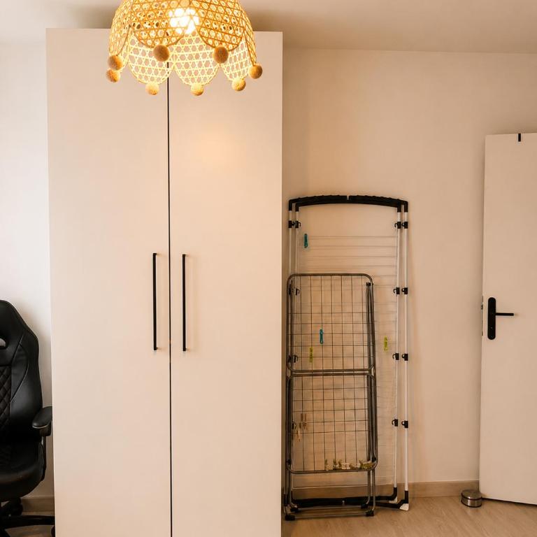 Appartement élégant & lumineux 100 m2 - 3 chambres - 2 balcons - 7 min du centre-ville Reims - Appartamento con 3 Camere da Letto - 14