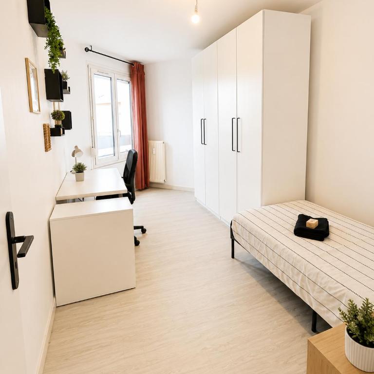 Appartement élégant & lumineux 100 m2 - 3 chambres - 2 balcons - 7 min du centre-ville Reims - Appartamento con 3 Camere da Letto - 5
