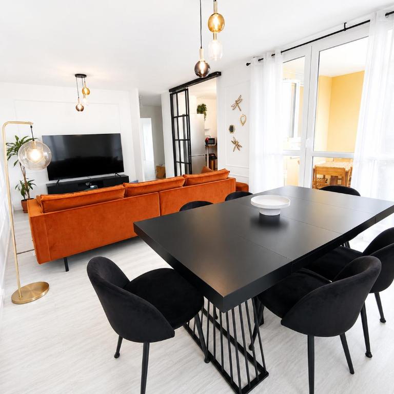 Appartement élégant & lumineux 100 m2 - 3 chambres - 2 balcons - 7 min du centre-ville Reims - Appartamento con 3 Camere da Letto - 1