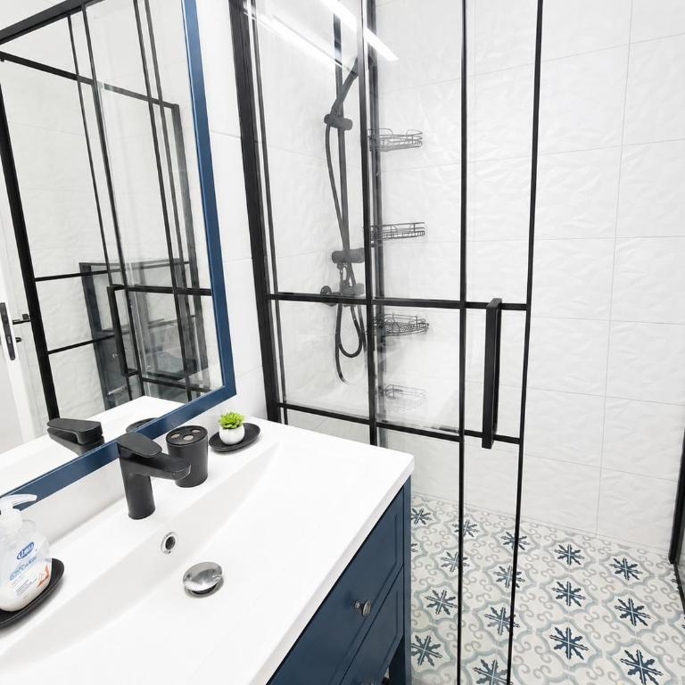 Appartement élégant & lumineux 100 m2 - 3 chambres - 2 balcons - 7 min du centre-ville Reims - Appartamento con 3 Camere da Letto - 6