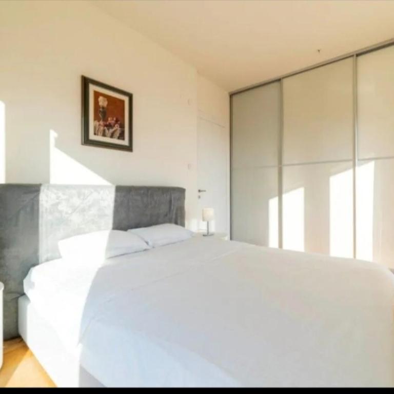 Panoramic sea view apartment-central-100m from the beach - Two-Bedroom Apartment - 12