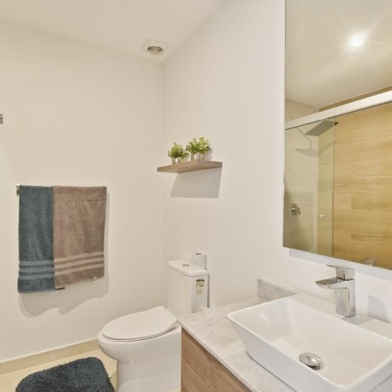 Camino al Mar Floor 24 King bed Beach Front - Two-Bedroom Apartment - 27