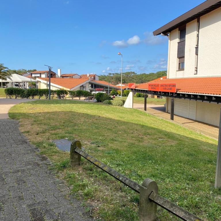 Appartement bord de mer avec parking gratuit - Two-Bedroom Apartment - 16