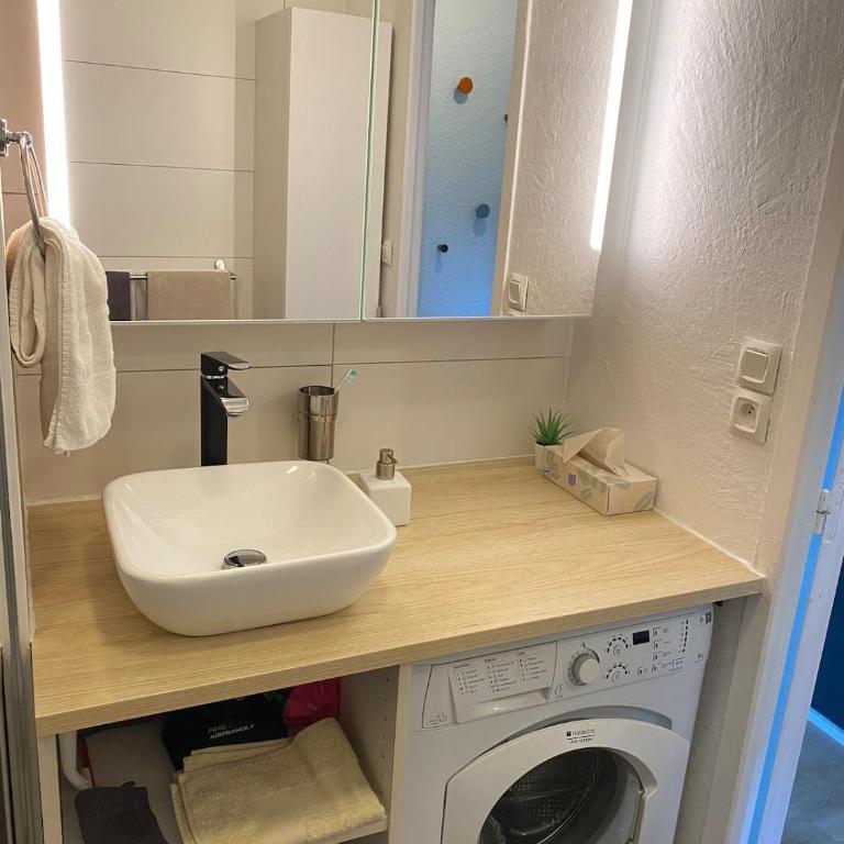 Appartement bord de mer avec parking gratuit - Two-Bedroom Apartment - 24