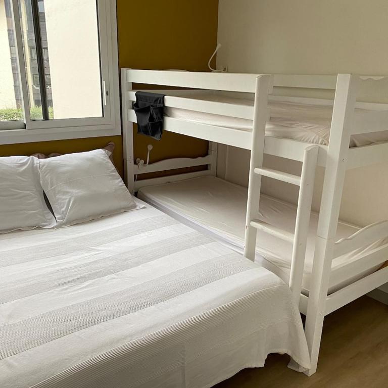 Appartement bord de mer avec parking gratuit - Two-Bedroom Apartment - 31