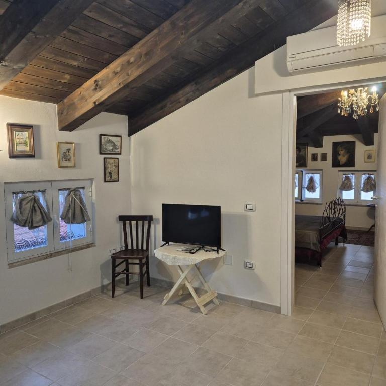 Romantic House spettacolare vista mare write whotsapp or call the number 377 5 NOVE 38723 - One-Bedroom Apartment - Non-Smoking - 11