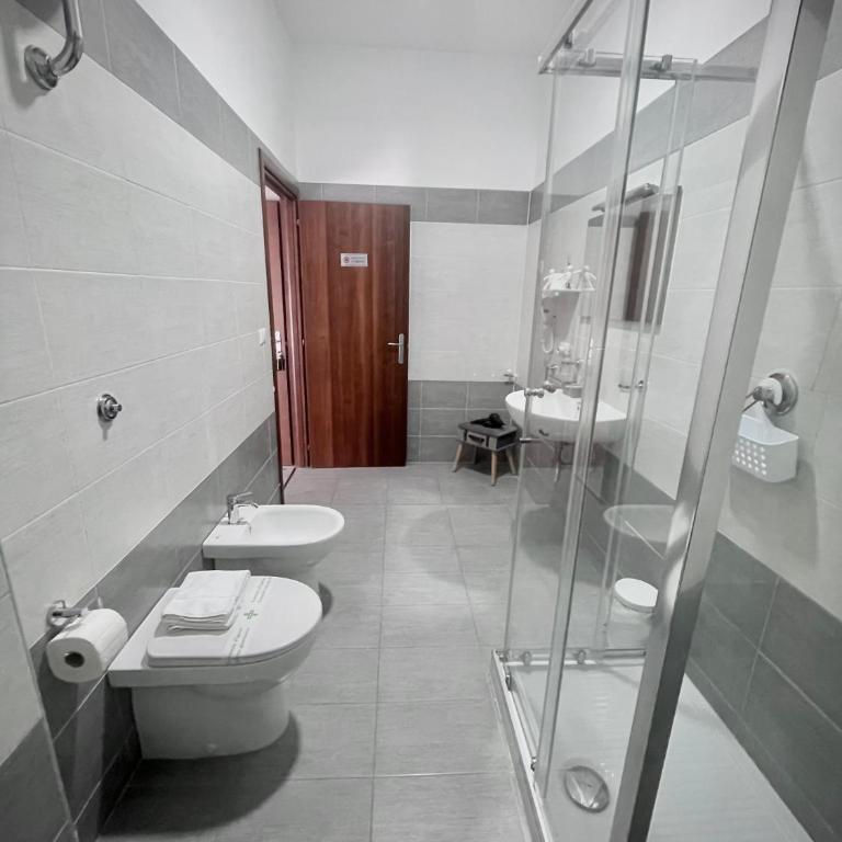 B&B Rianna House - Camera Matrimoniale con Bagno Privato - 3