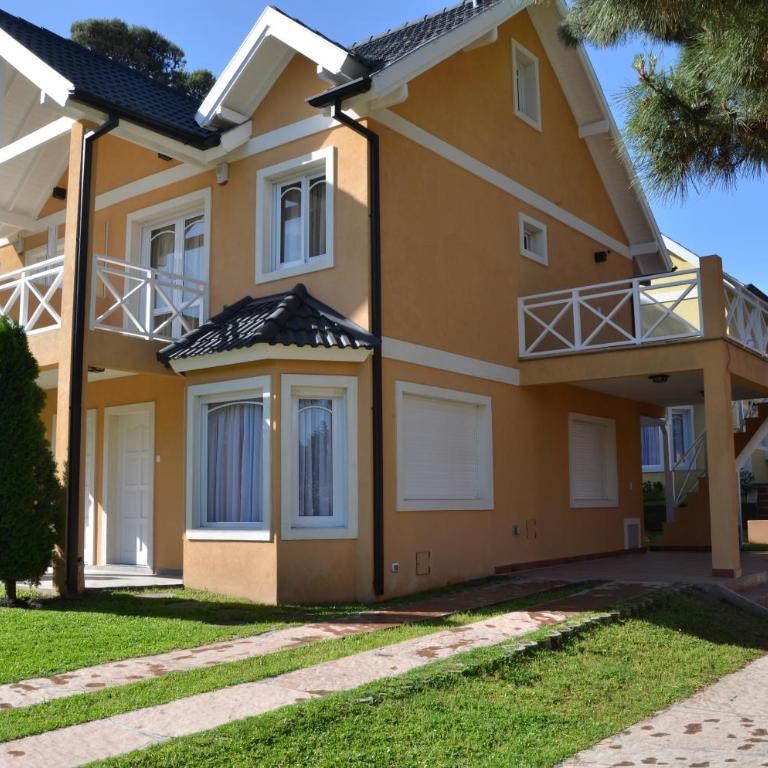 Picun Cuyen - Three-Bedroom Townhouse - 48