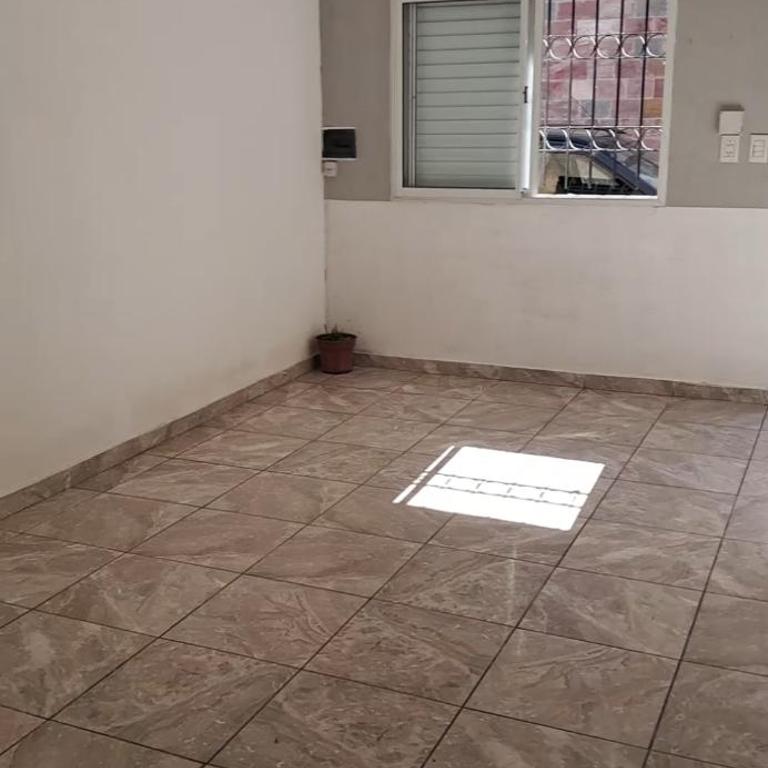 Casa céntrica de 2 dormitorios - Casa con 1 dormitorio - 14
