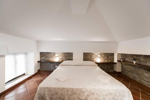 B&B Glicini - Camera Tripla con Bagno - 7