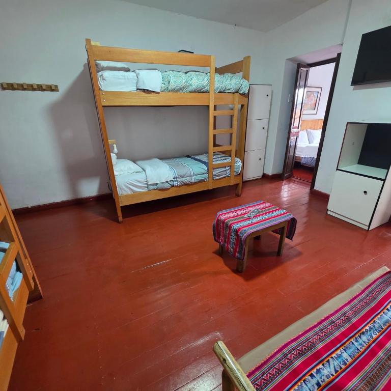 Hostel MALLKU - Family Room with Private Bathroom - 3