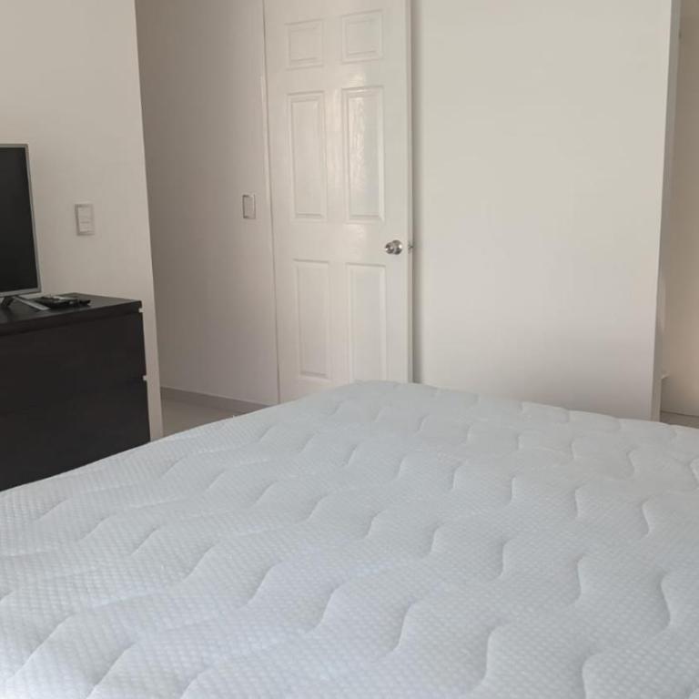 Lovely Apartment Miraflores - Three-Bedroom Apartment - 8