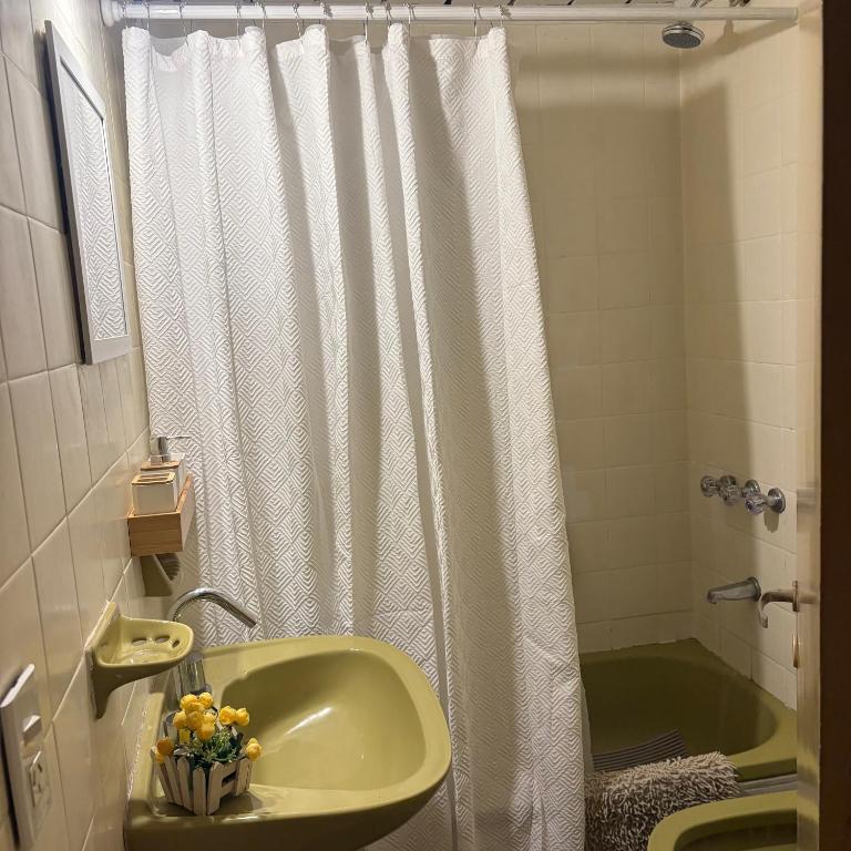 CALIDO y confortable depto, en el centro De Mendoza - One-Bedroom Apartment - 18