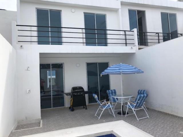 Casa con Jacuzzi Vía El Peñon Girardot - Three-Bedroom Villa - 9