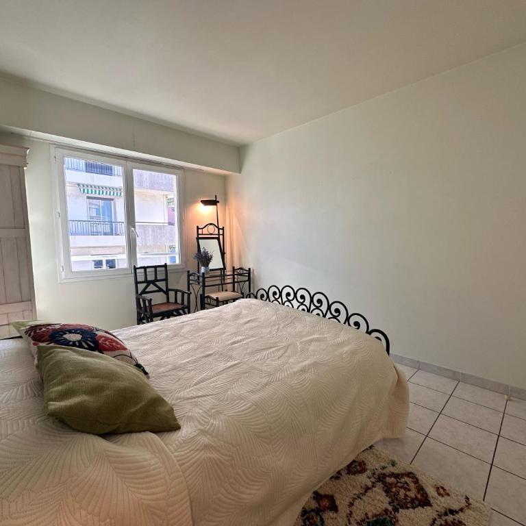 2 pièces gare Antibes proche port - Appartement - 4