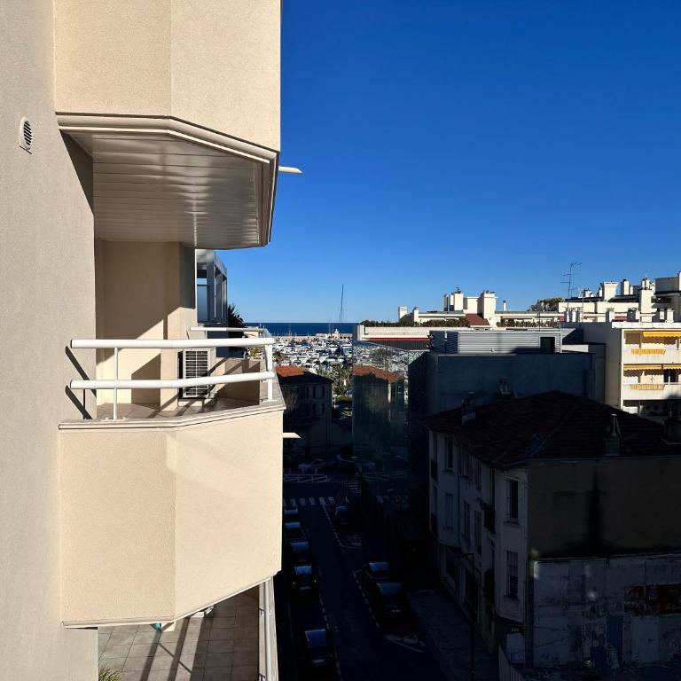 2 pièces gare Antibes proche port - Appartement - 23