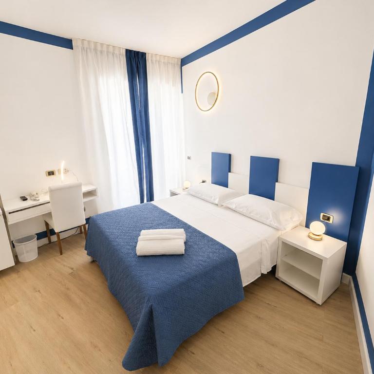 Hotel Karinzia - Comfort Twin/Double Room with Balcony and Lateral sea view - 12
