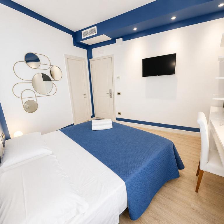 Hotel Karinzia - Comfort Twin/Double Room with Balcony and Lateral sea view - 11