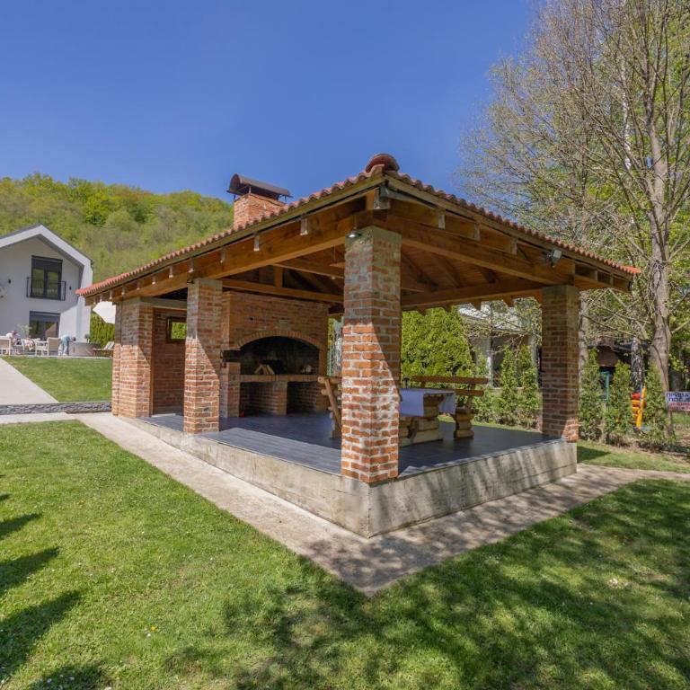 Villa Alba Rekavice Krupa na Vrbasu - Vila sa 2 Spavaće Sobe - 9