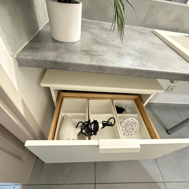 T3 Appartement HYPERCENTRE PROCHE COMMERCE- PARKING - 2 Chambres Wifi Gratuit - Apartment mit 2 Schlafzimmern - 33