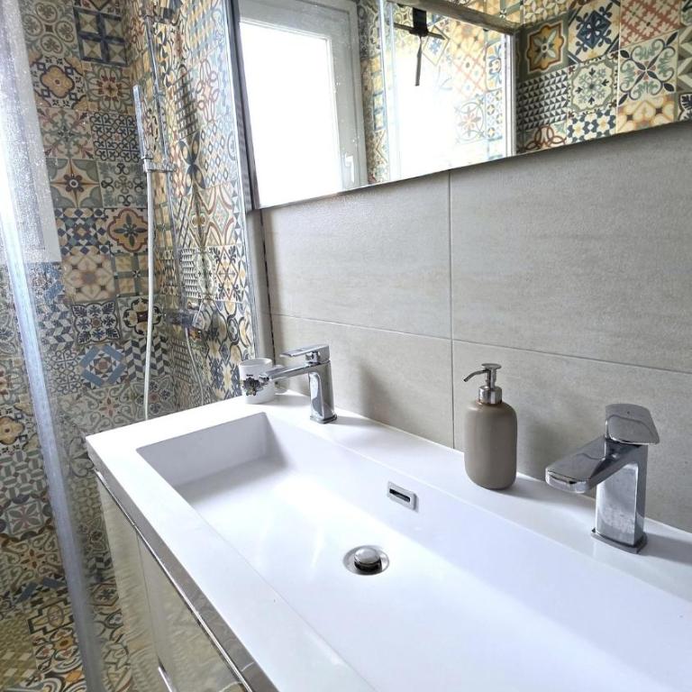 Saint-Raphaël, villa calme, parking privé - Apartamento de 2 dormitorios - 6