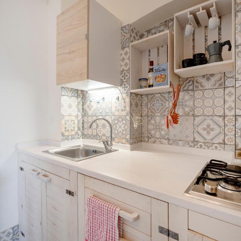 Garibaldi 54 - Superior One-Bedroom Apartment with Balcony - 11
