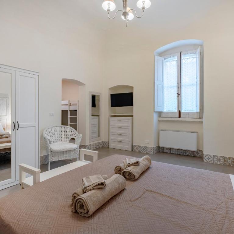 Garibaldi 54 - Superior One-Bedroom Apartment with Balcony - 12