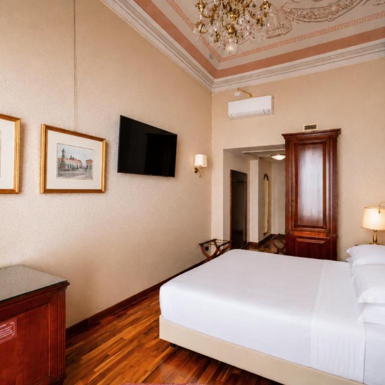 Phi Hotel Principe - Camera Deluxe - 3