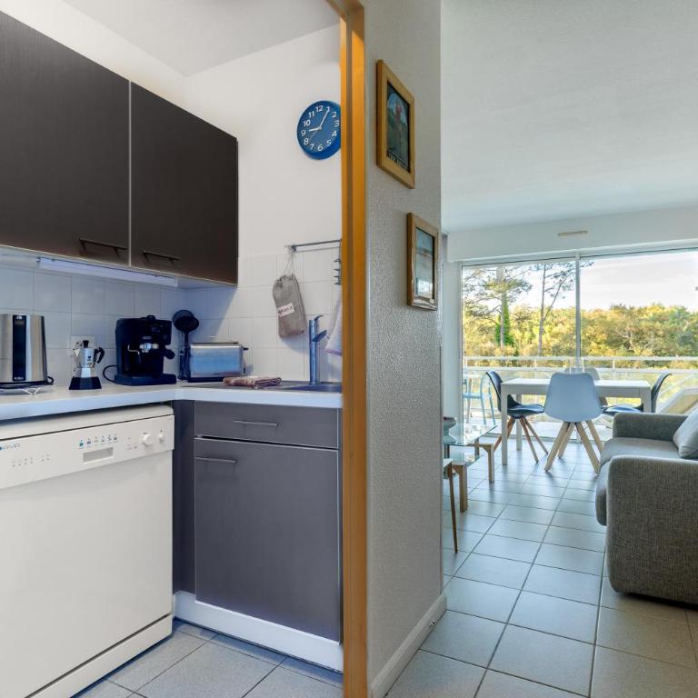 Entre Foret et Ocean - Two-Bedroom Deluxe Apartment with Garden View - 15